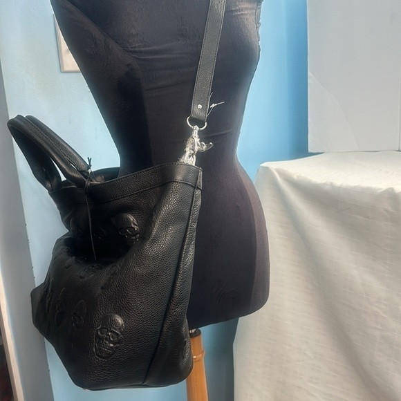 IO PELLE Italian Black Leather Embossed Skull Tote in black - Picture 15 of 15